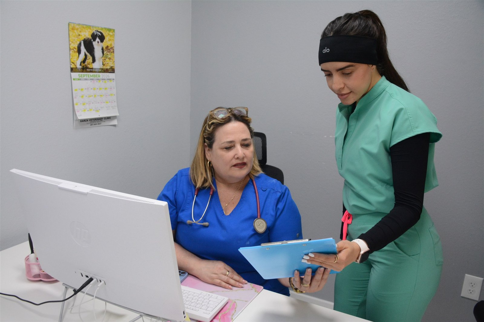 Equipo de Clínica San Rafael Ponderosa en sus instalaciones